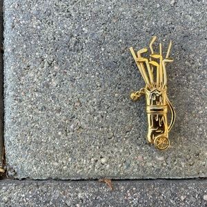 Vintage. Gold Metal Plated Golf Bag Brooch